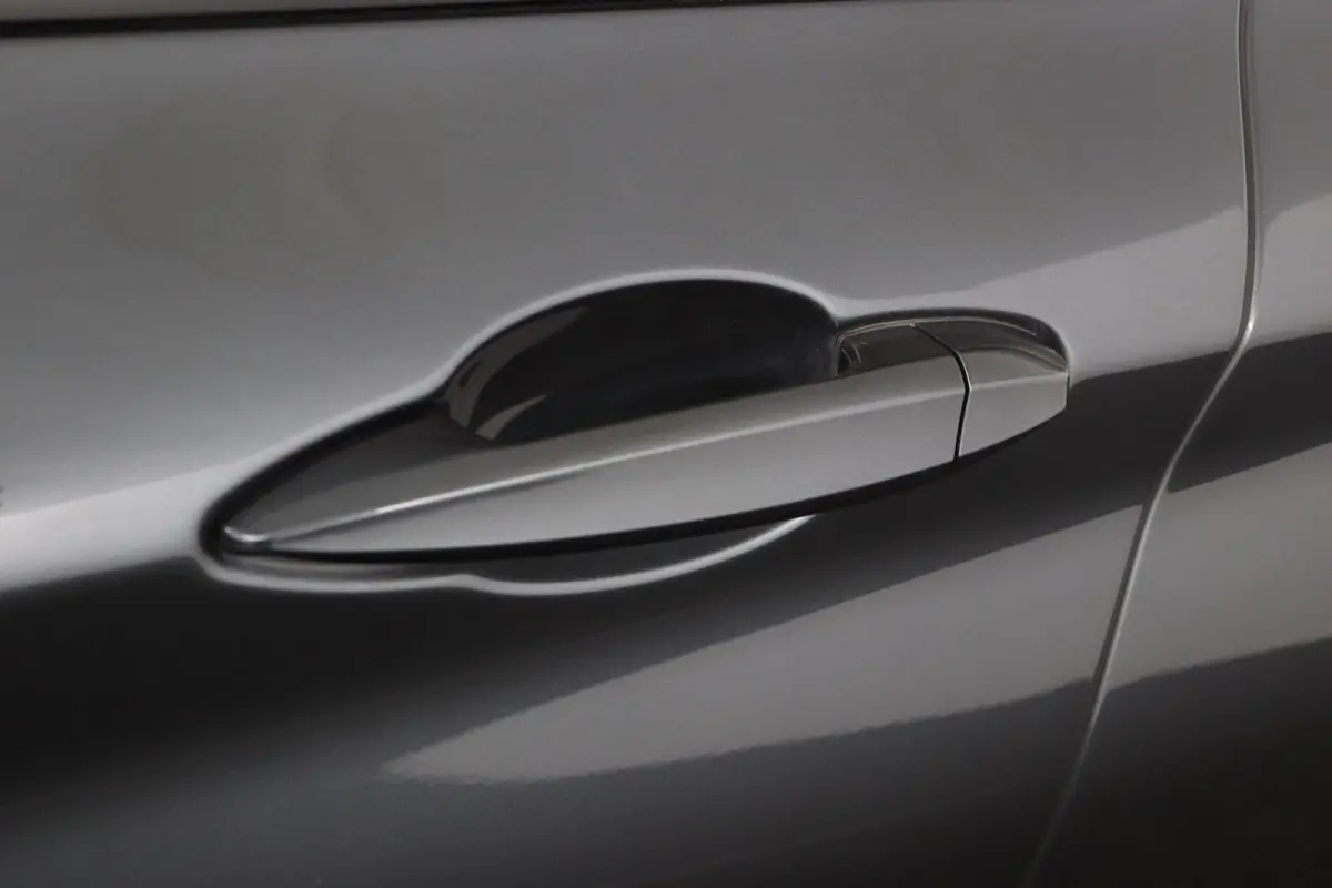 sDrive20i Business Edition Plus M Sportpakket | Stuurwielrand Verwarmd | Head-Up Display | Park Assistant |