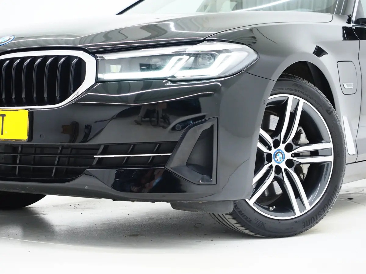 530e | Leder | Trekhaak | Keyless | Camera | Sfeerlicht | Dodehoek | Cruise | Carplay