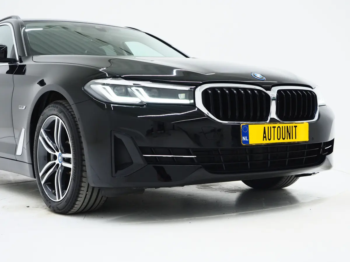 530e | Leder | Trekhaak | Keyless | Camera | Sfeerlicht | Dodehoek | Cruise | Carplay