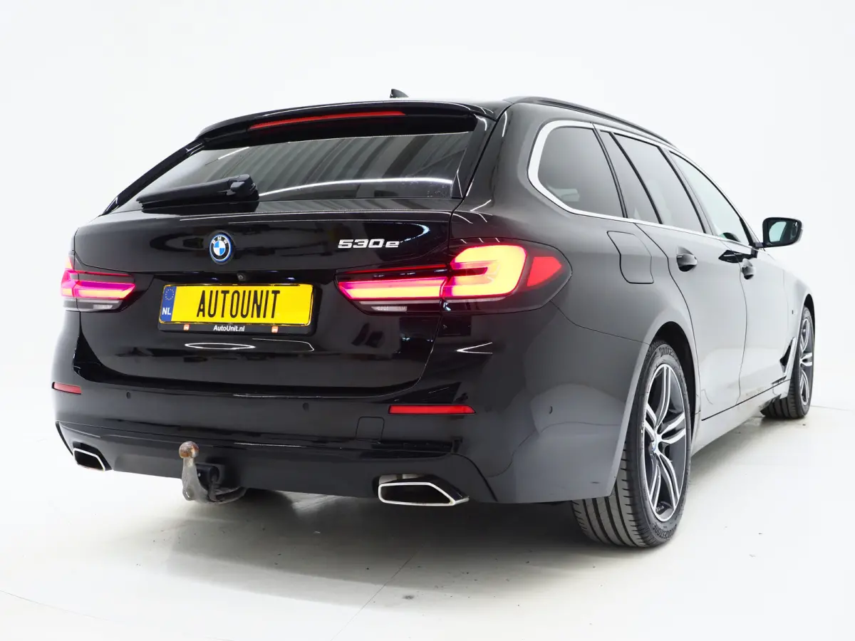 530e | Leder | Trekhaak | Keyless | Camera | Sfeerlicht | Dodehoek | Cruise | Carplay