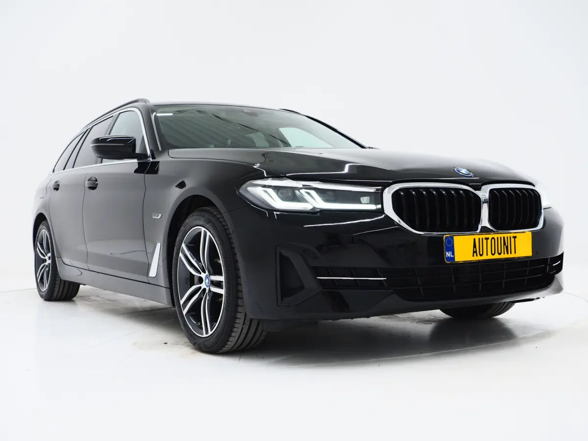 530e | Leder | Trekhaak | Keyless | Camera | Sfeerlicht | Dodehoek | Cruise | Carplay