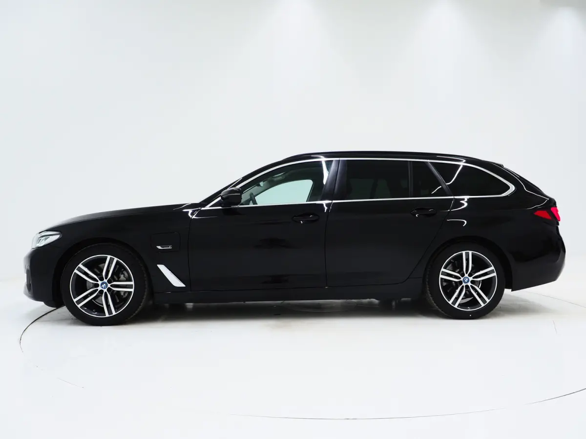530e | Leder | Trekhaak | Keyless | Camera | Sfeerlicht | Dodehoek | Cruise | Carplay