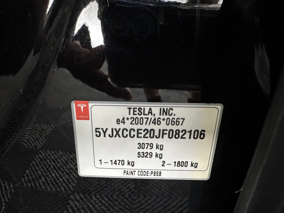 100D [ 6-Pers. ] [3-Fase-11kW] {SoH-81%} Aut. *PANO-WINDOW | AUTO-PILOT | LEATHER-FABRIC | NAVI-FULLMAP | FULL-LED | AIRSUSPENSION | DIGI-COCKPIT | CCS-FASTLOADER | KEYLESS | DAB+ | HEATED-S