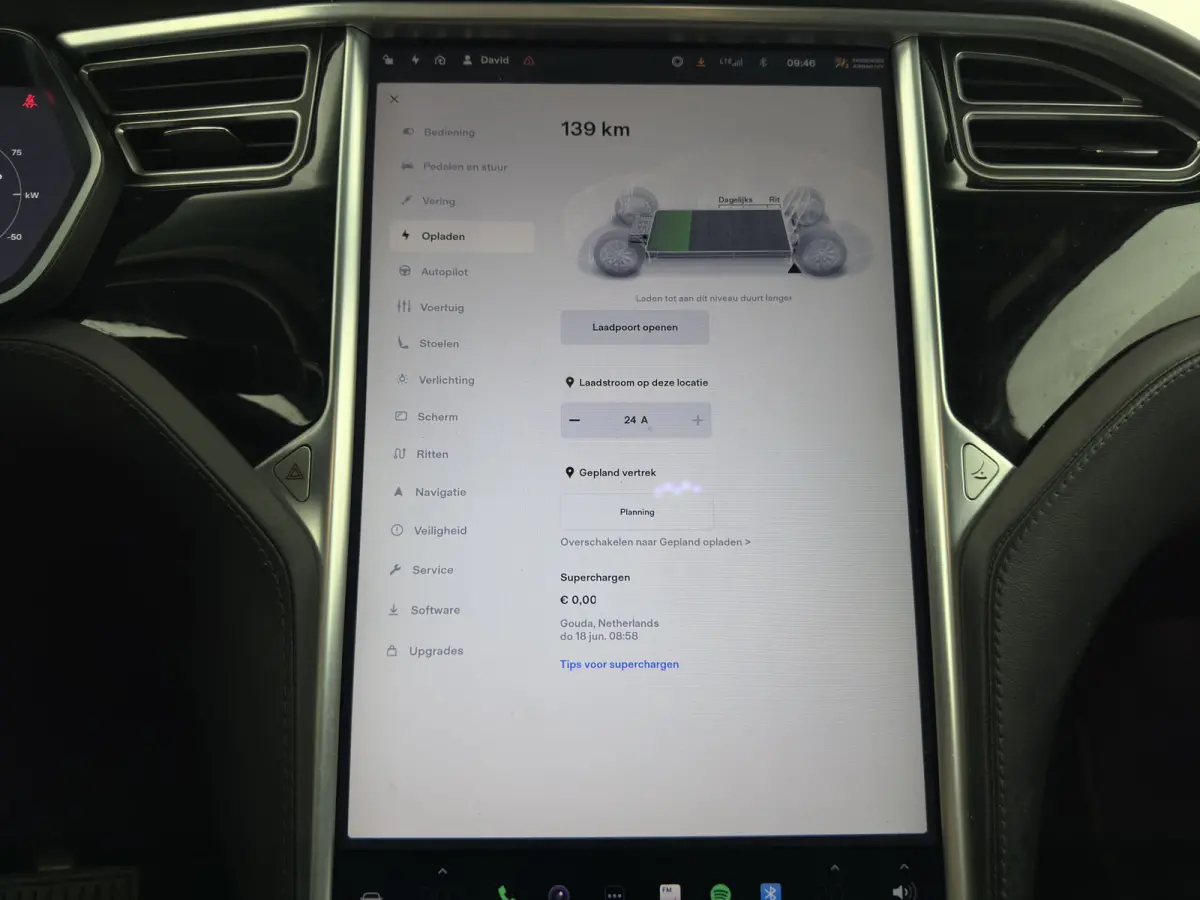 100D [ 6-Pers. ] [3-Fase-11kW] {SoH-81%} Aut. *PANO-WINDOW | AUTO-PILOT | LEATHER-FABRIC | NAVI-FULLMAP | FULL-LED | AIRSUSPENSION | DIGI-COCKPIT | CCS-FASTLOADER | KEYLESS | DAB+ | HEATED-S