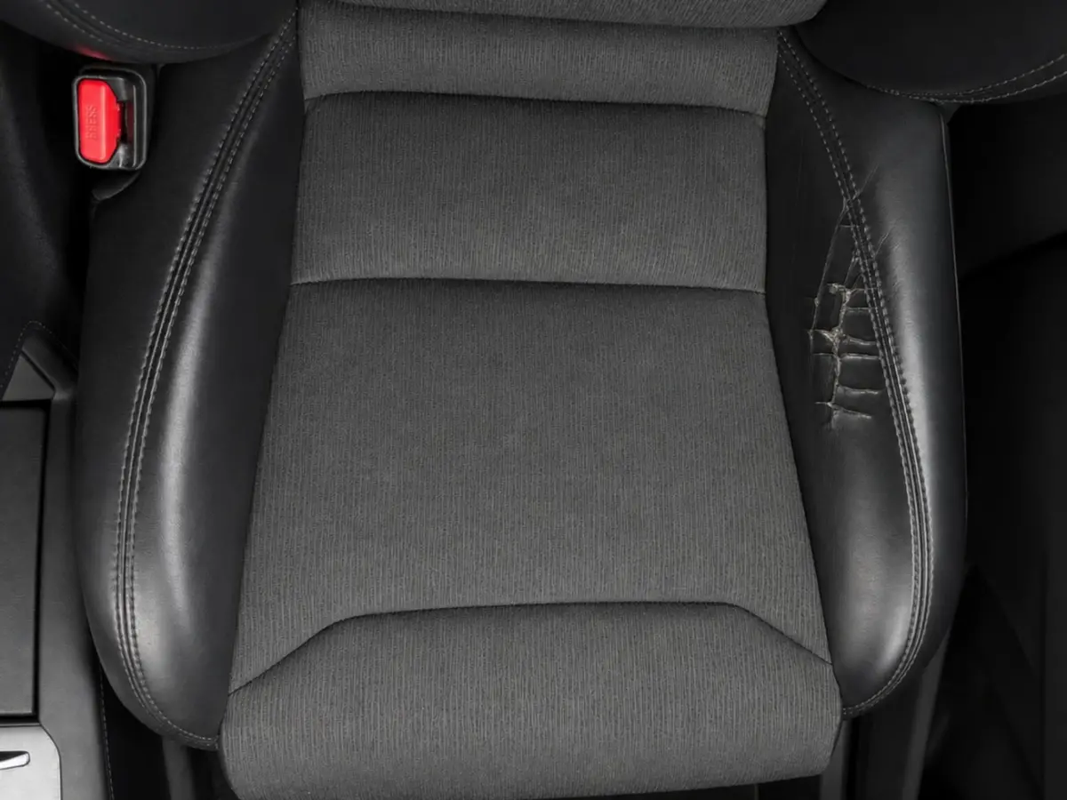 100D [ 6-Pers. ] [3-Fase-11kW] {SoH-81%} Aut. *PANO-WINDOW | AUTO-PILOT | LEATHER-FABRIC | NAVI-FULLMAP | FULL-LED | AIRSUSPENSION | DIGI-COCKPIT | CCS-FASTLOADER | KEYLESS | DAB+ | HEATED-S