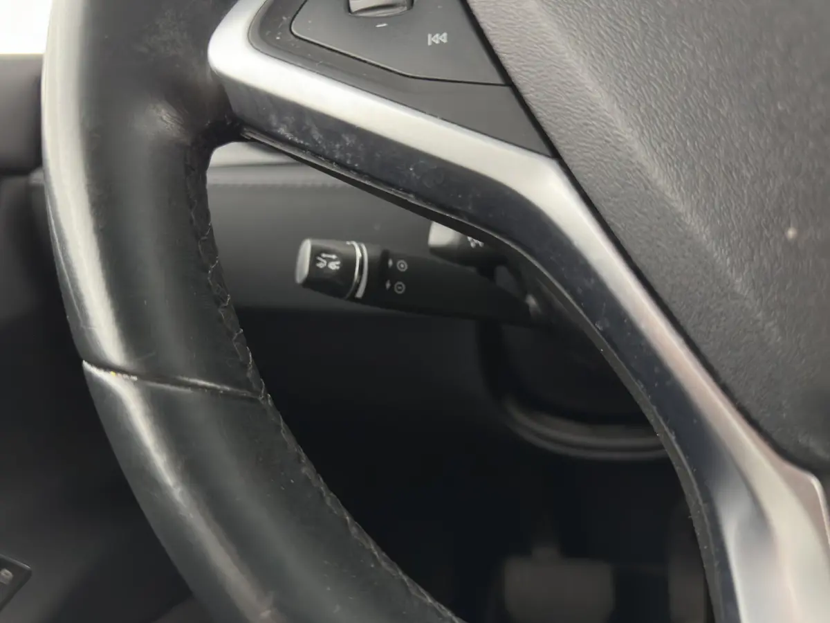 100D [ 6-Pers. ] [3-Fase-11kW] {SoH-81%} Aut. *PANO-WINDOW | AUTO-PILOT | LEATHER-FABRIC | NAVI-FULLMAP | FULL-LED | AIRSUSPENSION | DIGI-COCKPIT | CCS-FASTLOADER | KEYLESS | DAB+ | HEATED-S