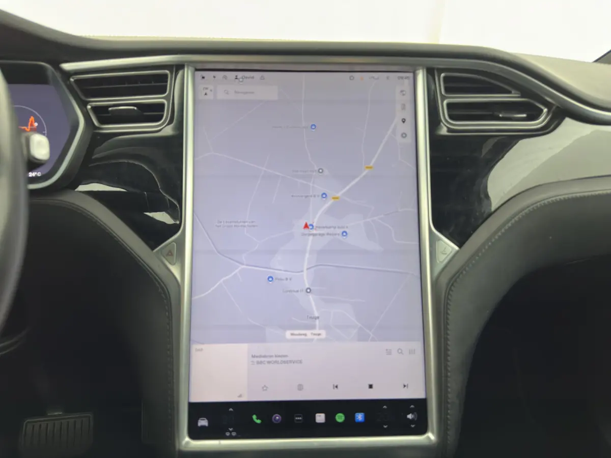 100D [ 6-Pers. ] [3-Fase-11kW] {SoH-81%} Aut. *PANO-WINDOW | AUTO-PILOT | LEATHER-FABRIC | NAVI-FULLMAP | FULL-LED | AIRSUSPENSION | DIGI-COCKPIT | CCS-FASTLOADER | KEYLESS | DAB+ | HEATED-S