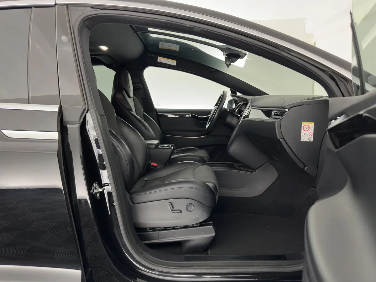 100D [ 6-Pers. ] [3-Fase-11kW] {SoH-81%} Aut. *PANO-WINDOW | AUTO-PILOT | LEATHER-FABRIC | NAVI-FULLMAP | FULL-LED | AIRSUSPENSION | DIGI-COCKPIT | CCS-FASTLOADER | KEYLESS | DAB+ | HEATED-S