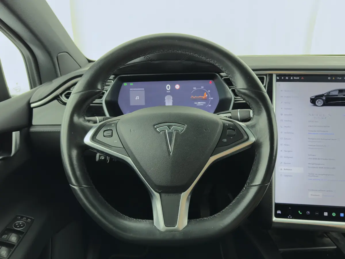 100D [ 6-Pers. ] [3-Fase-11kW] {SoH-81%} Aut. *PANO-WINDOW | AUTO-PILOT | LEATHER-FABRIC | NAVI-FULLMAP | FULL-LED | AIRSUSPENSION | DIGI-COCKPIT | CCS-FASTLOADER | KEYLESS | DAB+ | HEATED-S
