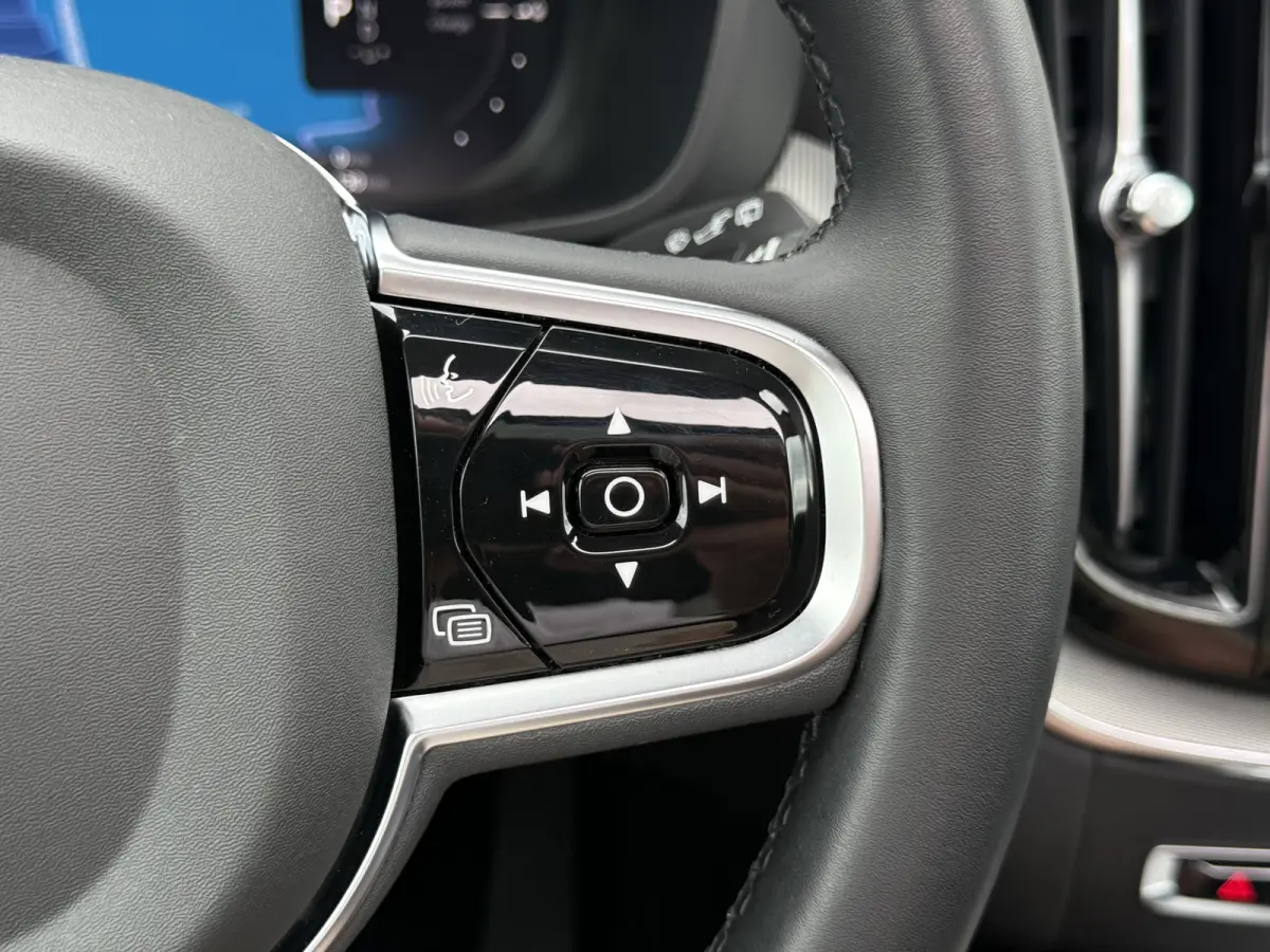 2.0 T6 Plug-in hybrid AWD Plus Dark | Trekhaak | Pano | Memory | H/K Audio | 360* Camera