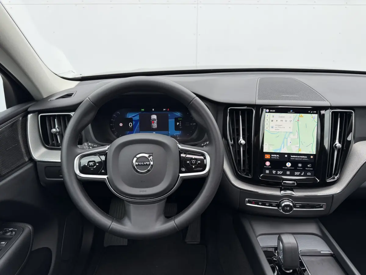 2.0 T6 Plug-in hybrid AWD Plus Dark | Trekhaak | Pano | Memory | H/K Audio | 360* Camera
