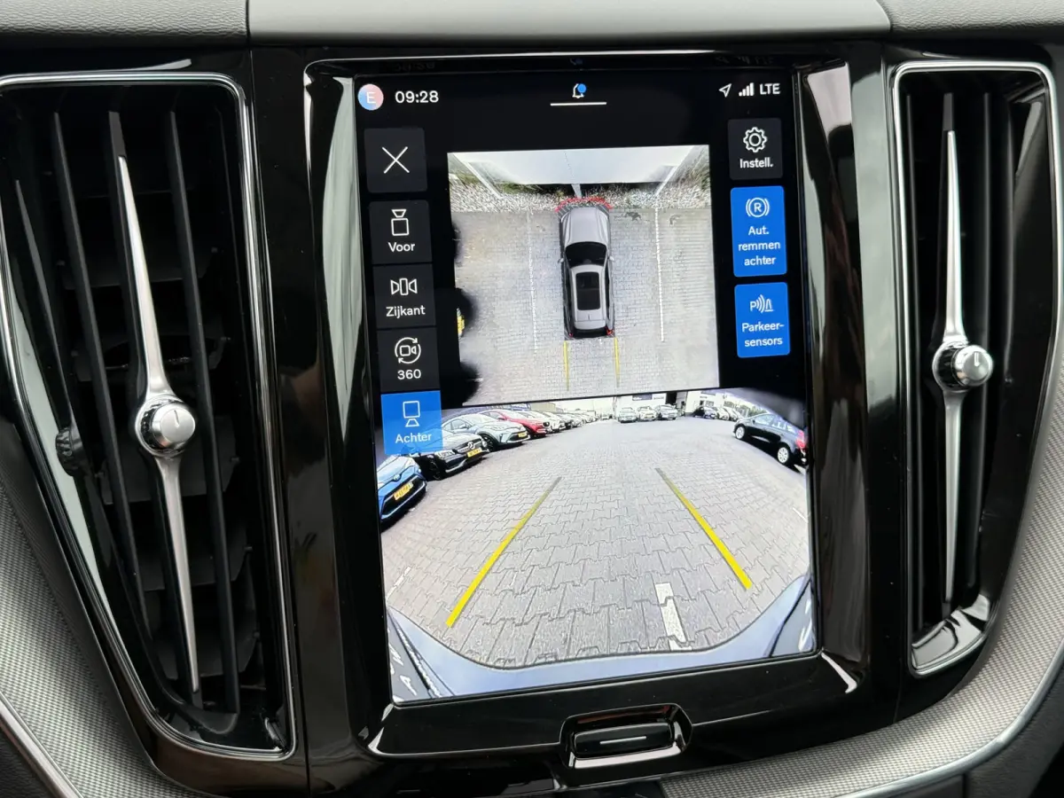 2.0 T6 Plug-in hybrid AWD Plus Dark | Trekhaak | Pano | Memory | H/K Audio | 360* Camera