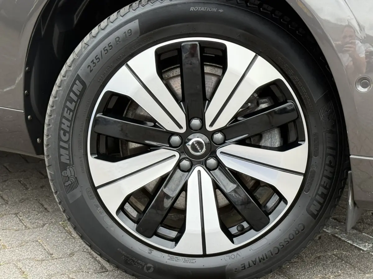 2.0 T6 Plug-in hybrid AWD Plus Dark | Trekhaak | Pano | Memory | H/K Audio | 360* Camera