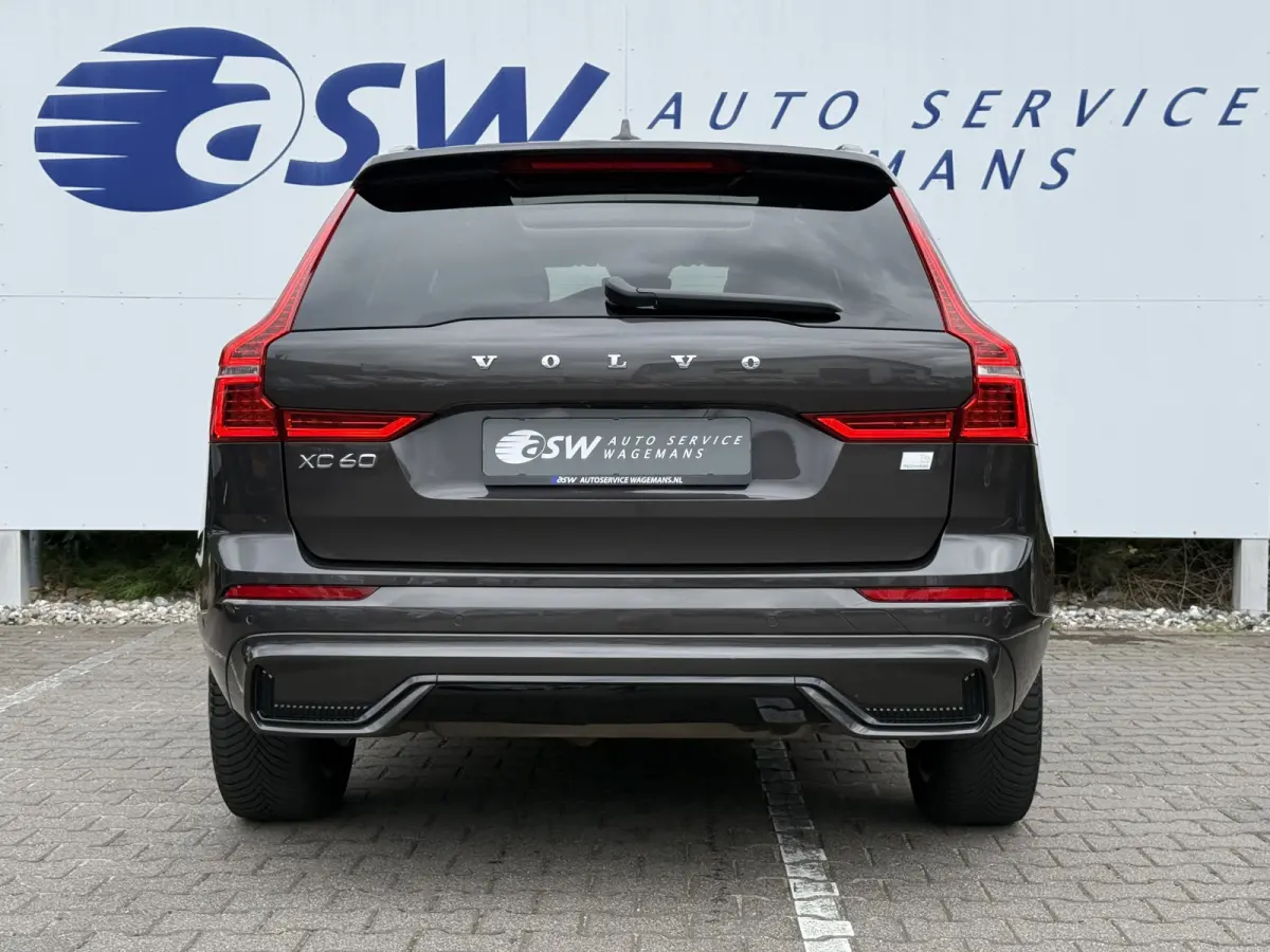 2.0 T6 Plug-in hybrid AWD Plus Dark | Trekhaak | Pano | Memory | H/K Audio | 360* Camera
