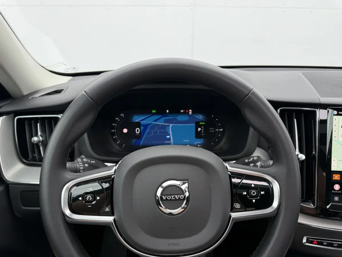 2.0 T6 Plug-in hybrid AWD Plus Dark | Trekhaak | Pano | Memory | H/K Audio | 360* Camera