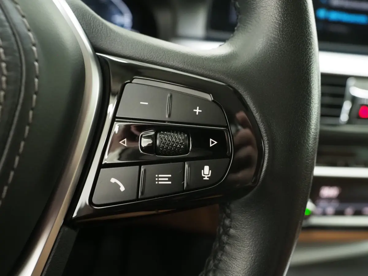 520e | Leder | HUD | Adaptive Cruise | 360 | Dodehoek | Sfeerlicht | Stoelverwarming
