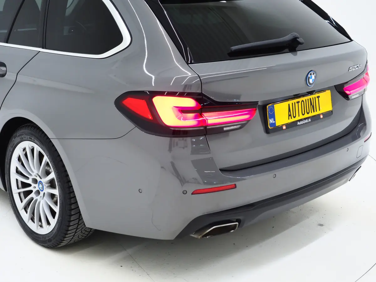 520e | Leder | HUD | Adaptive Cruise | 360 | Dodehoek | Sfeerlicht | Stoelverwarming