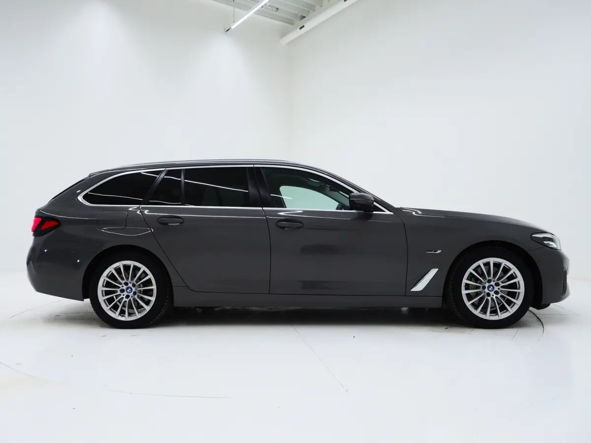 520e | Leder | HUD | Adaptive Cruise | 360 | Dodehoek | Sfeerlicht | Stoelverwarming