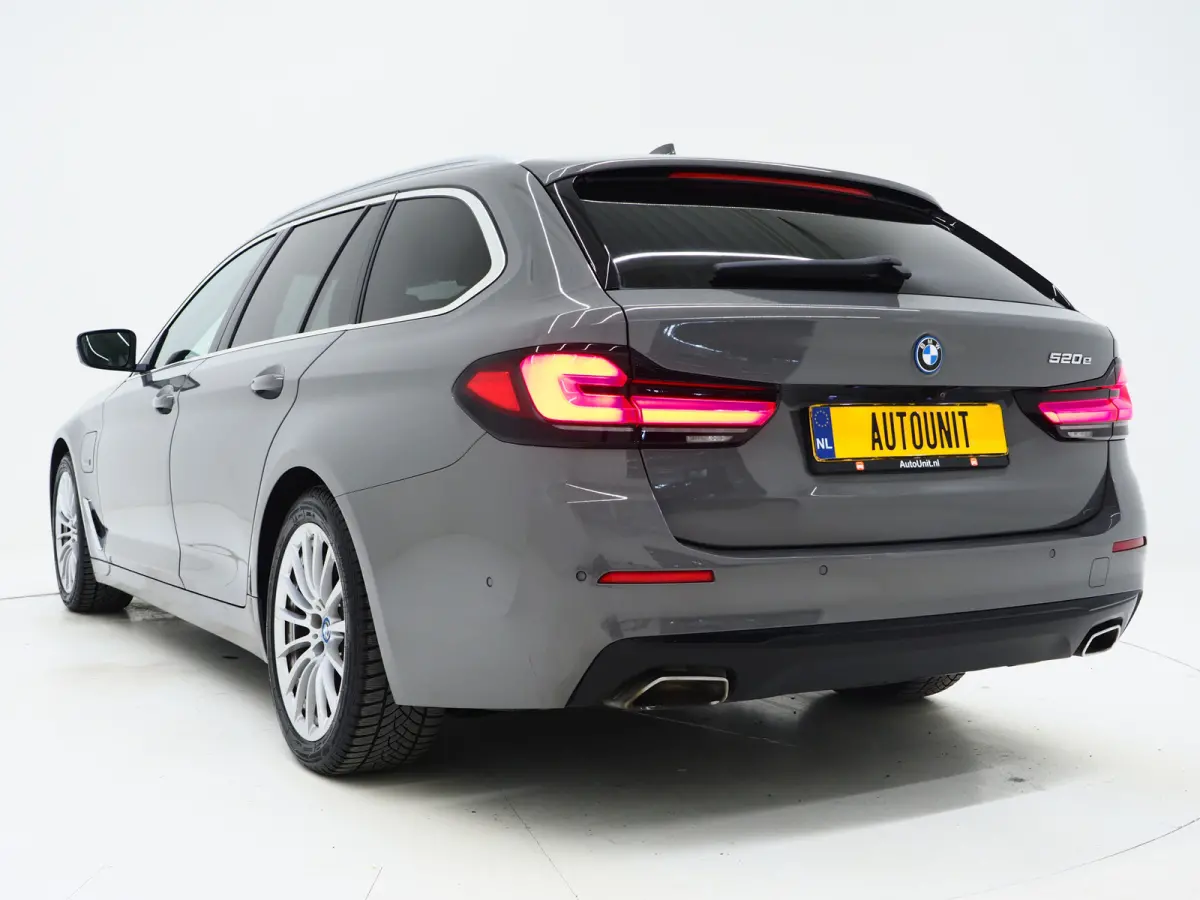 520e | Leder | HUD | Adaptive Cruise | 360 | Dodehoek | Sfeerlicht | Stoelverwarming