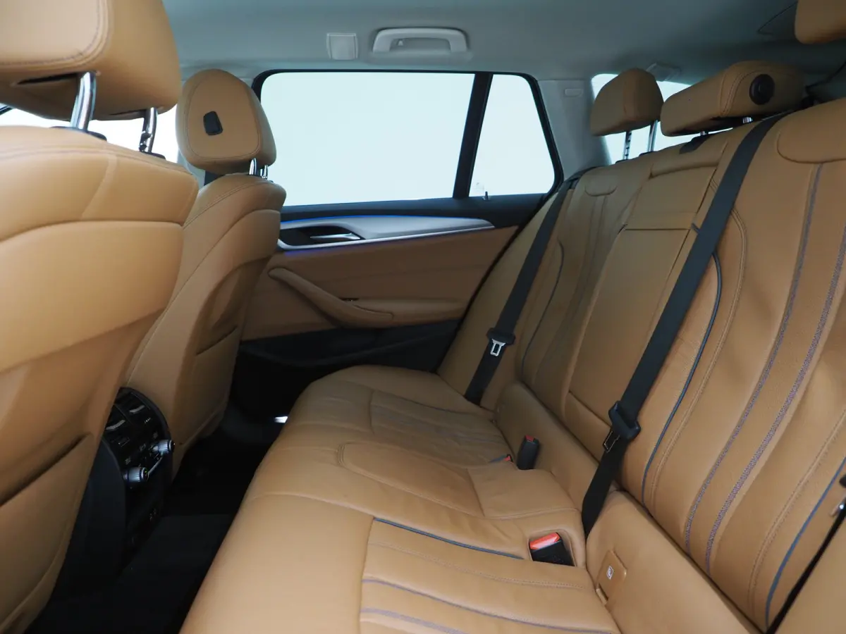 520e | Leder | HUD | Adaptive Cruise | 360 | Dodehoek | Sfeerlicht | Stoelverwarming