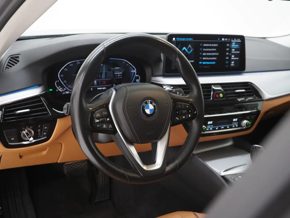 520e | Leder | HUD | Adaptive Cruise | 360 | Dodehoek | Sfeerlicht | Stoelverwarming