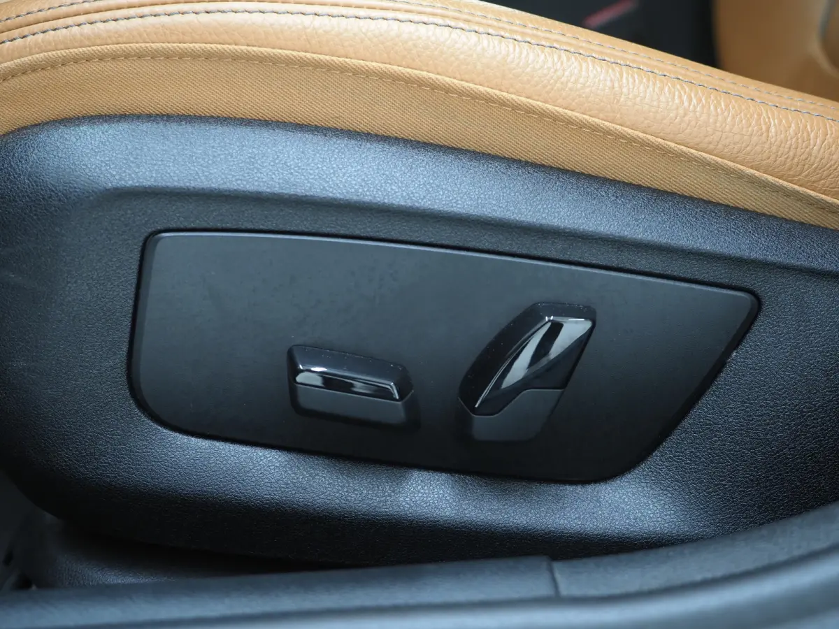 520e | Leder | HUD | Adaptive Cruise | 360 | Dodehoek | Sfeerlicht | Stoelverwarming