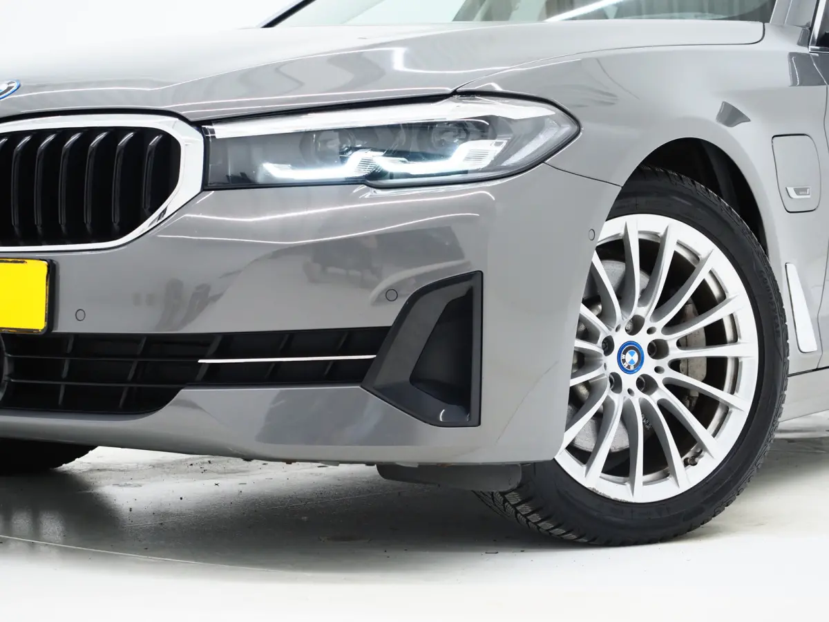 520e | Leder | HUD | Adaptive Cruise | 360 | Dodehoek | Sfeerlicht | Stoelverwarming