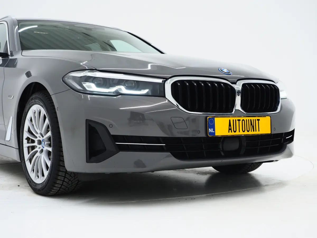 520e | Leder | HUD | Adaptive Cruise | 360 | Dodehoek | Sfeerlicht | Stoelverwarming