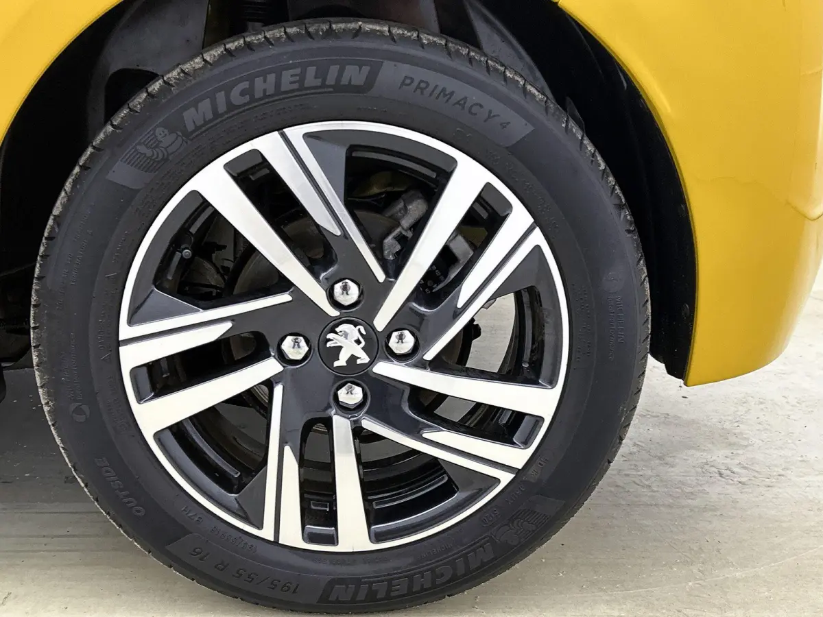1.2 100pk Allure | 1ste Eigenaar | 1ste Eigenaar | Navigatie | Climate Control | Cruise Control | Parkeersensoren | 16"LMV | LED | Apple Carplay/Android Auto |