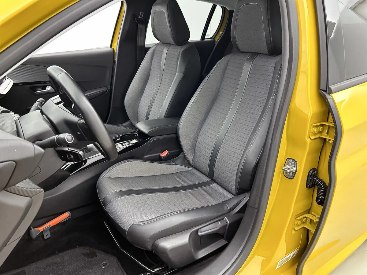 1.2 100pk Allure | 1ste Eigenaar | 1ste Eigenaar | Navigatie | Climate Control | Cruise Control | Parkeersensoren | 16"LMV | LED | Apple Carplay/Android Auto |