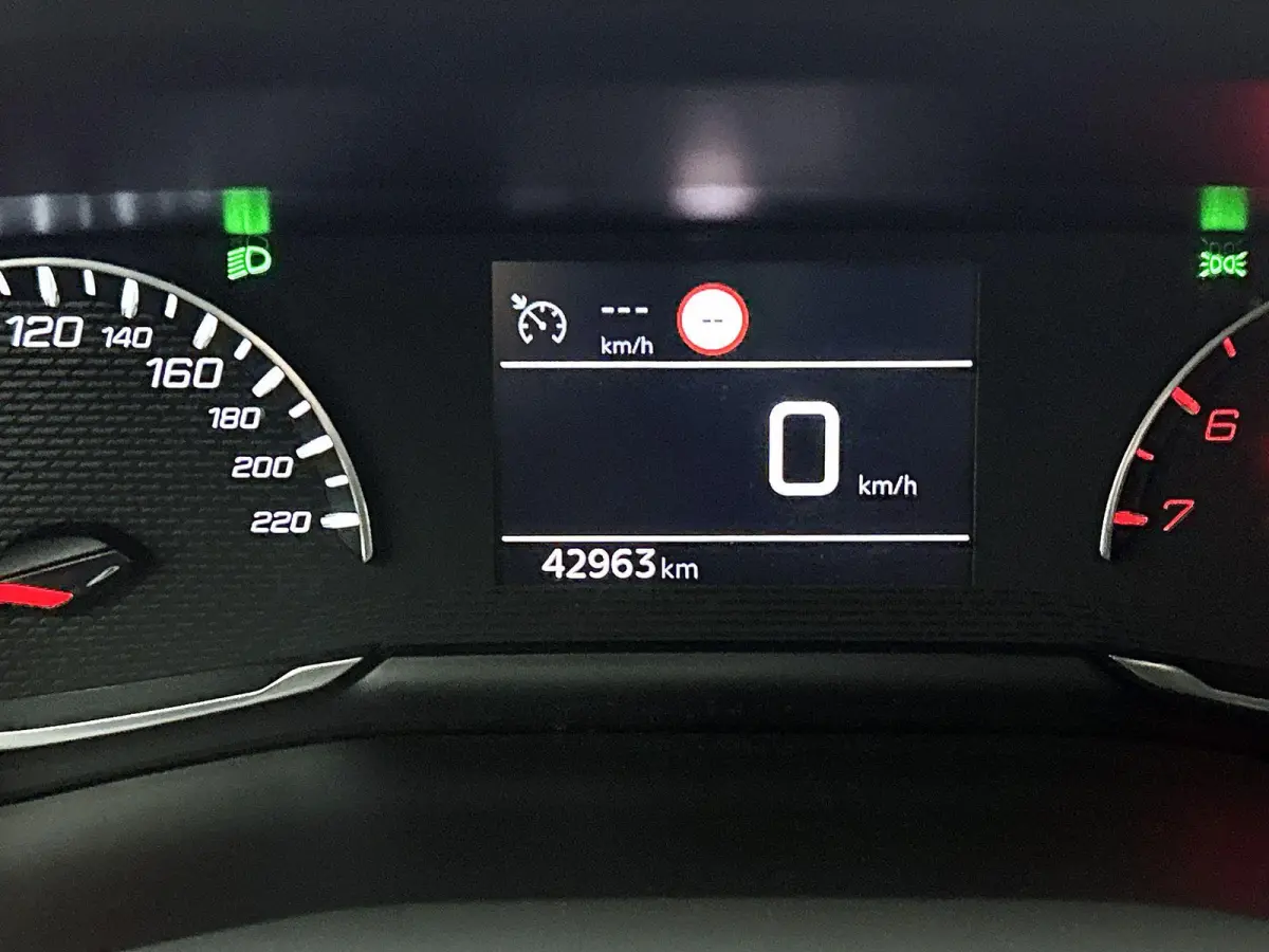 1.2 100pk Allure | 1ste Eigenaar | 1ste Eigenaar | Navigatie | Climate Control | Cruise Control | Parkeersensoren | 16"LMV | LED | Apple Carplay/Android Auto |