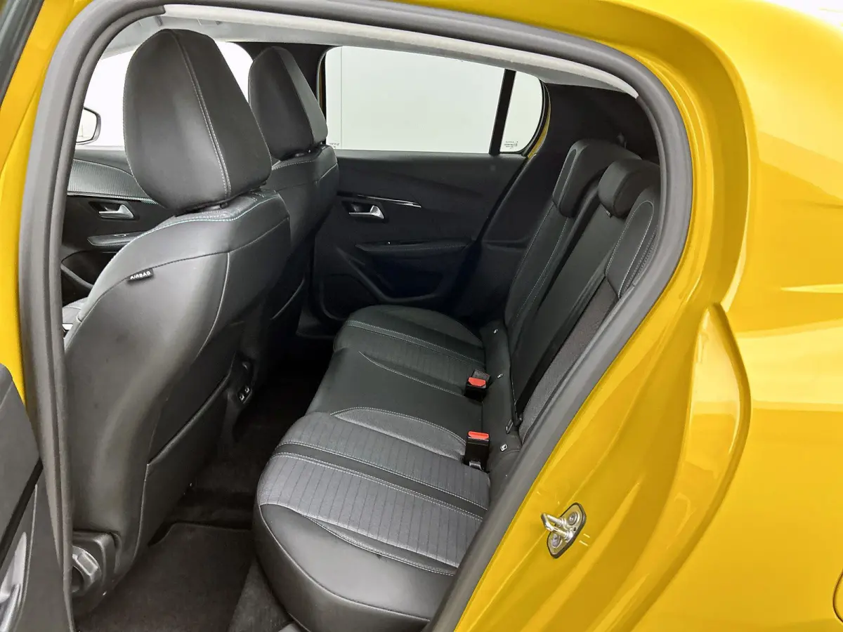1.2 100pk Allure | 1ste Eigenaar | 1ste Eigenaar | Navigatie | Climate Control | Cruise Control | Parkeersensoren | 16"LMV | LED | Apple Carplay/Android Auto |