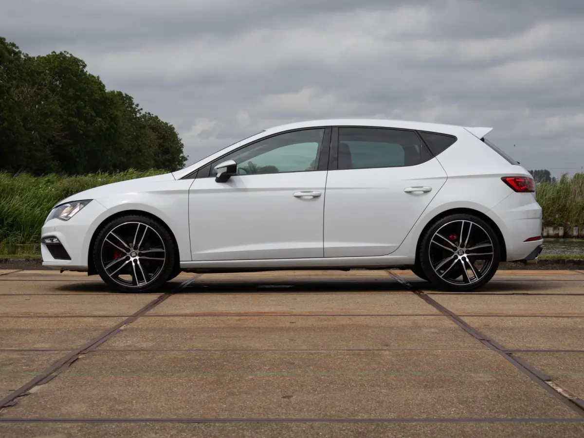 1.5 TSI FR Business Intense ACC 19" Beats Camera