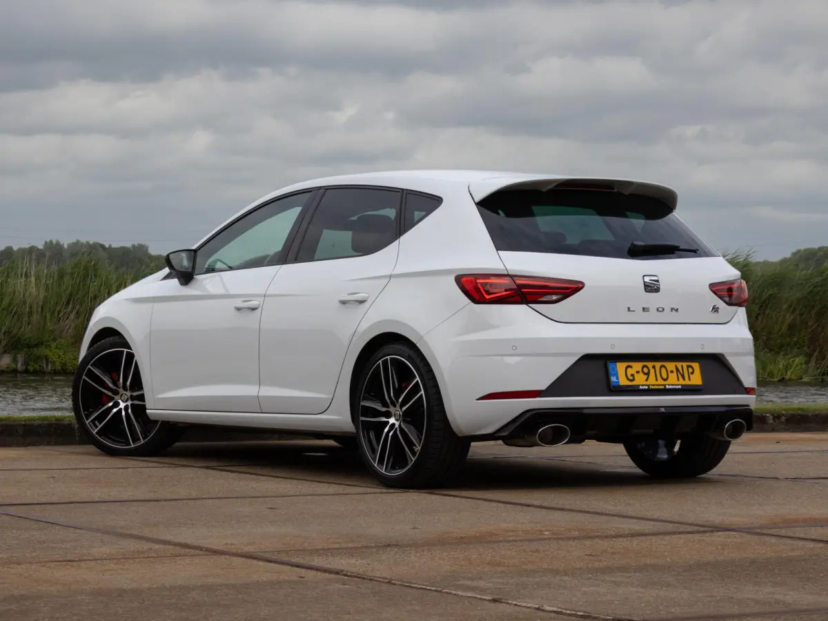 1.5 TSI FR Business Intense ACC 19" Beats Camera