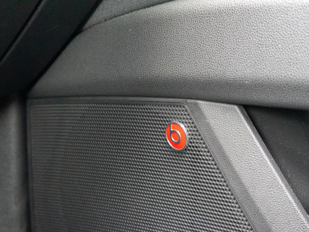 1.5 TSI FR Business Intense ACC 19" Beats Camera