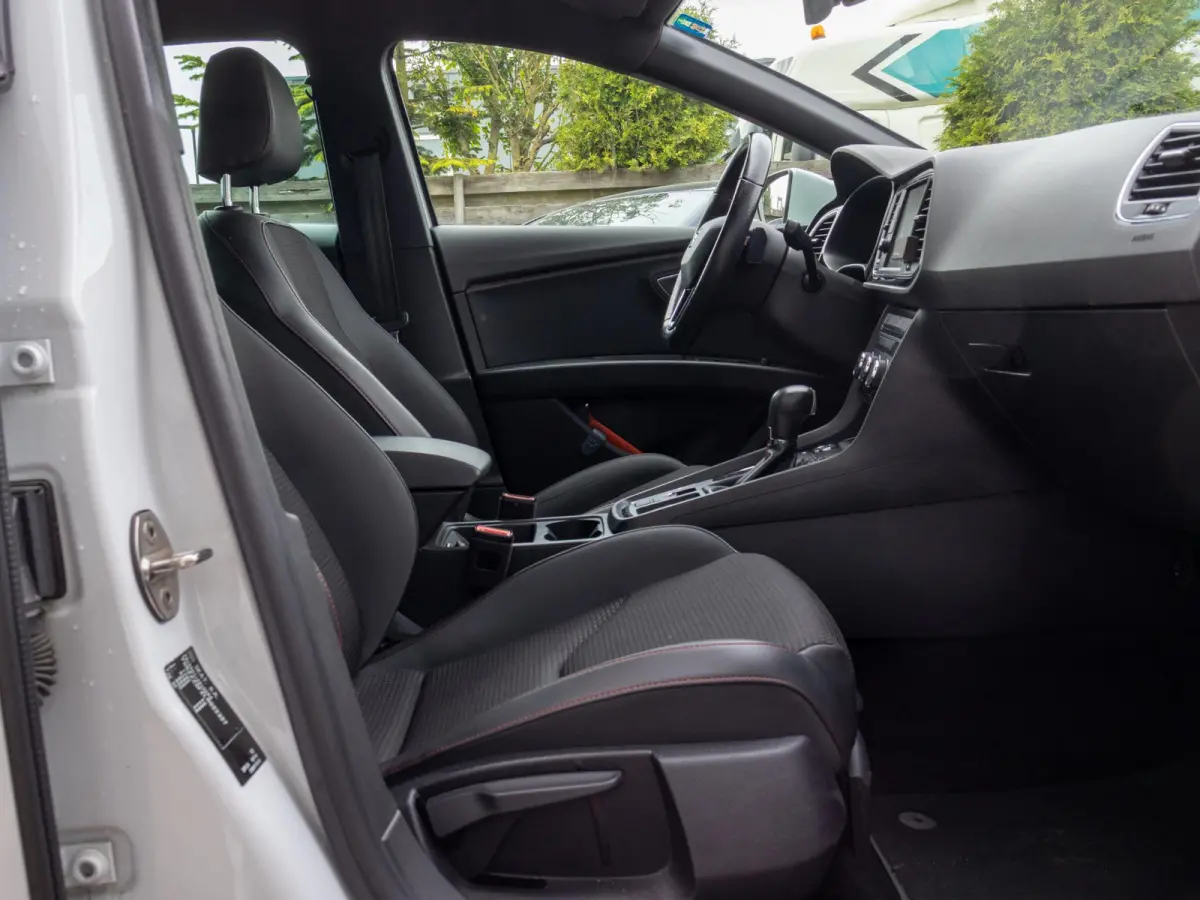 1.5 TSI FR Business Intense ACC 19" Beats Camera