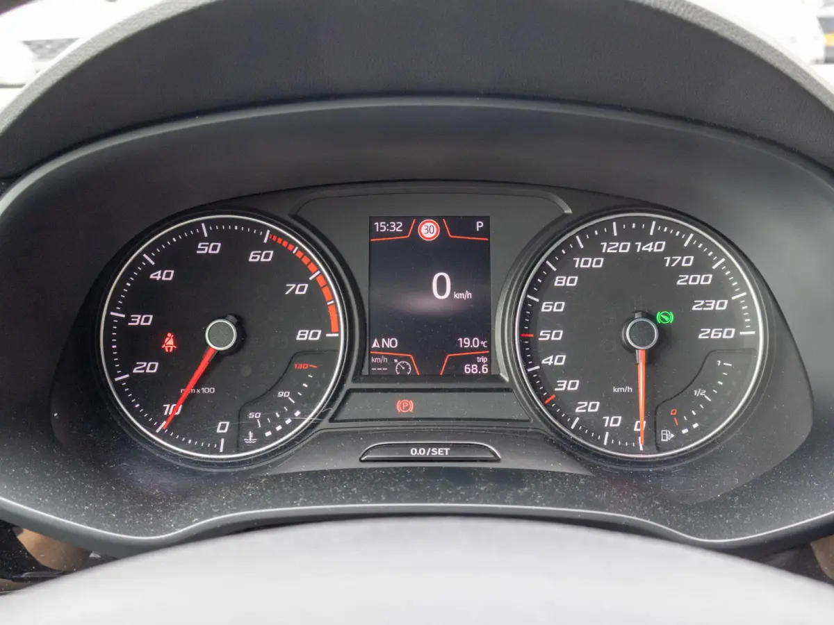 1.5 TSI FR Business Intense ACC 19" Beats Camera