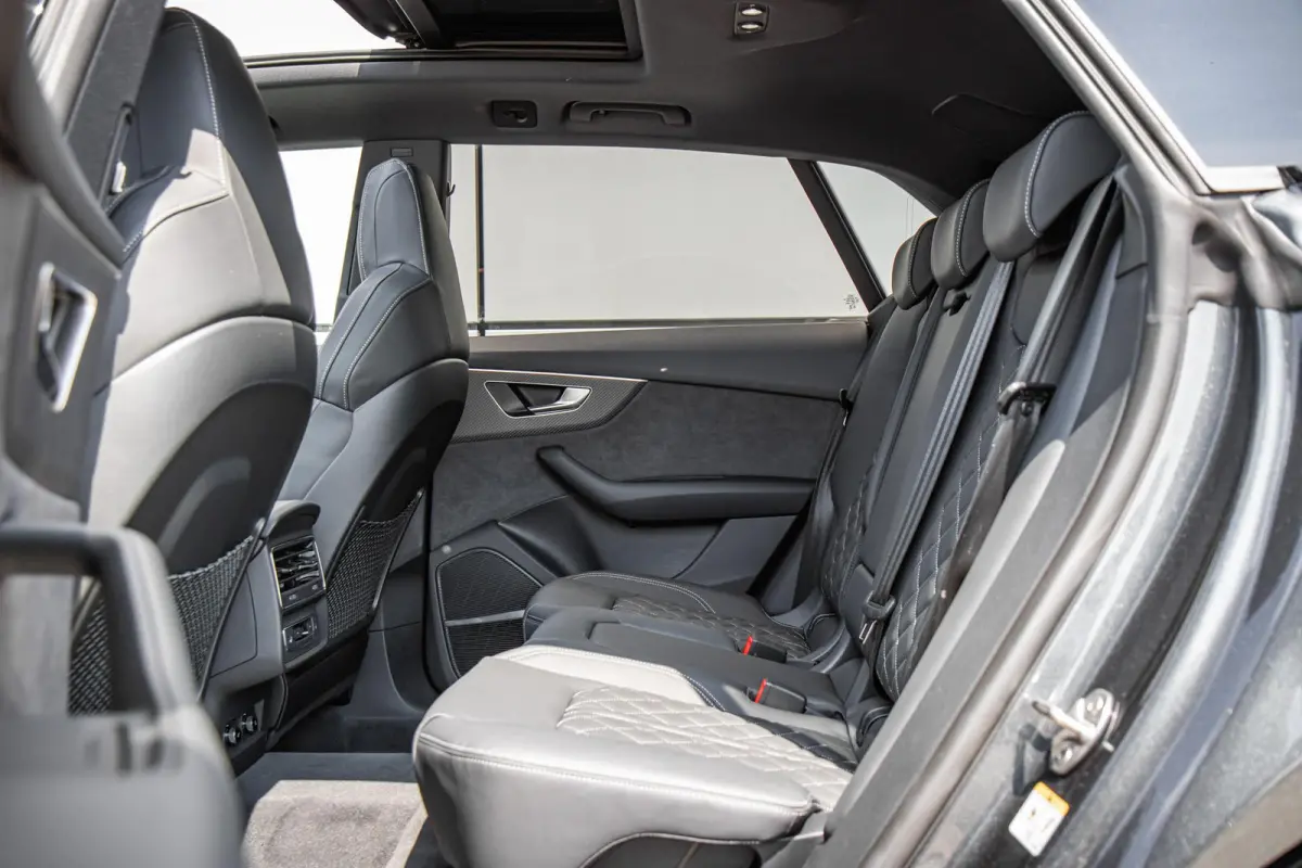 60 TFSIe 490pk quattro Pro Line S Competition | 23" LMV | Trekhaak | SQ8 Uitlaat | Carbon | Panoramadak | Sportstoelen | B&O