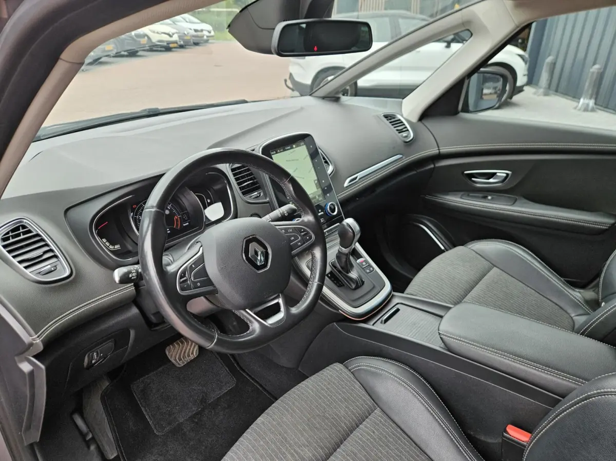 1.3 TCe Intens 7p. Automaat nieuwstaat!