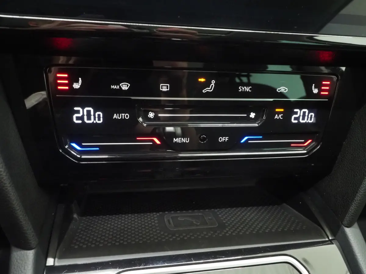 1.4 TSI PHEV GTE | Panoramadak | Leder/Alcantara | Trekhaak | Massage | 360 | Sfeerlicht | Keyless