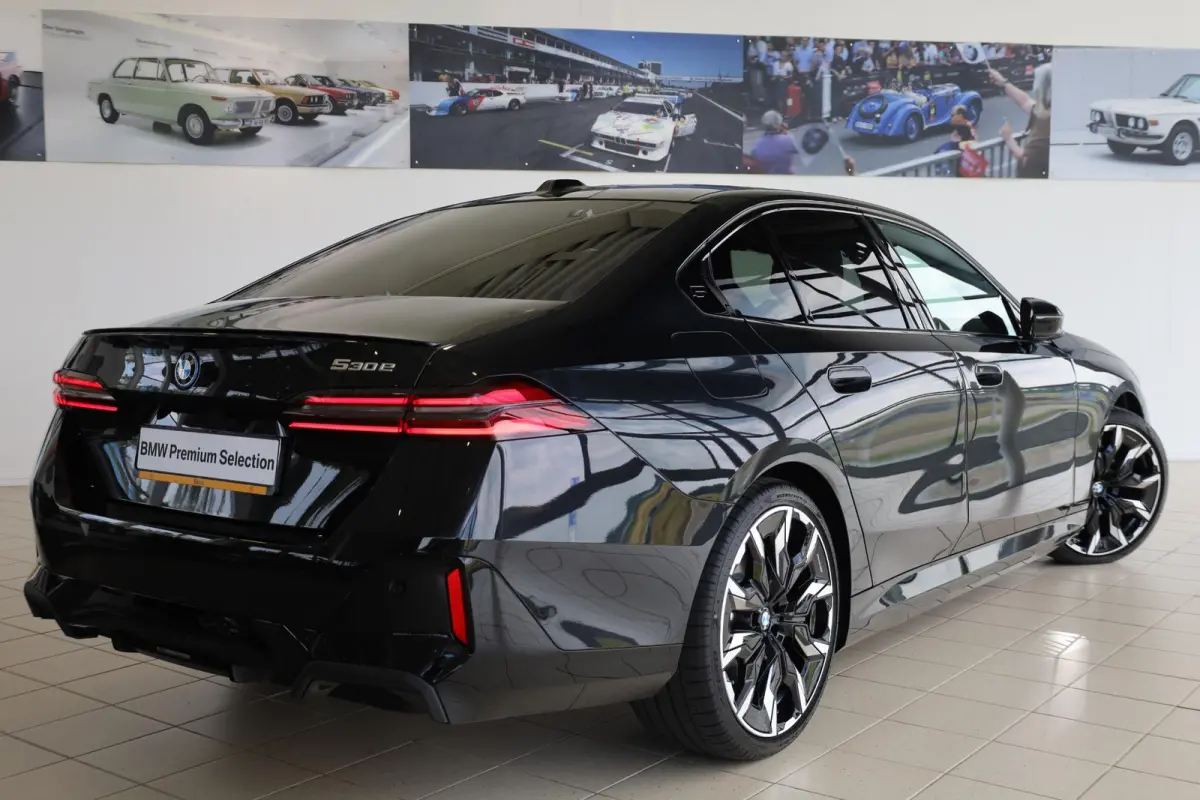 530e | M Sport Pro | Bowers & Wilkins Sound System | Panoramadak | Trekhaak