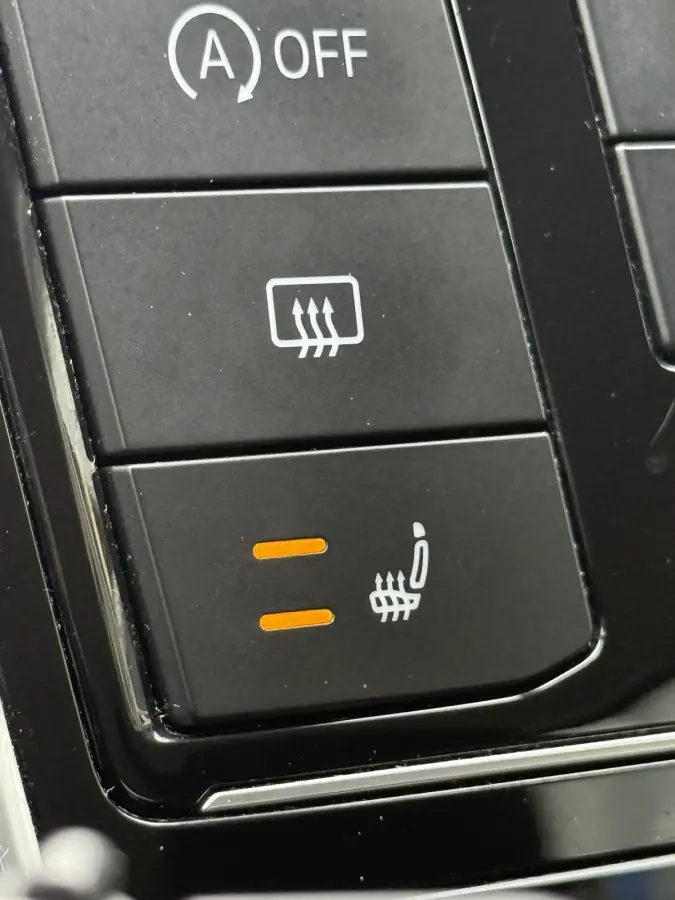 Up! 1.0 BMT high up!. | DAB | CRUISE | BLUETOOTH | STOELVERW. | LICHTMETAAL |