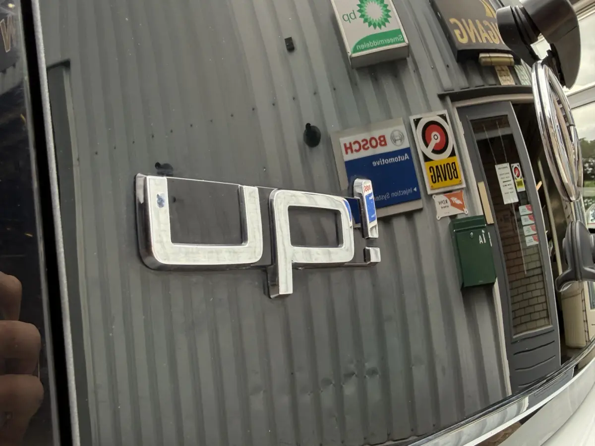 Up! 1.0 BMT high up!. | DAB | CRUISE | BLUETOOTH | STOELVERW. | LICHTMETAAL |
