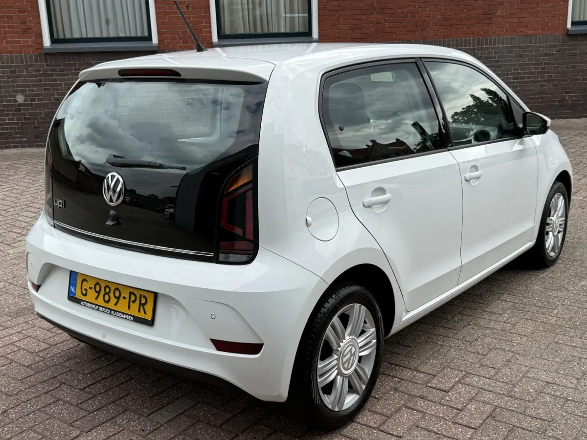 Up! 1.0 BMT high up!. | DAB | CRUISE | BLUETOOTH | STOELVERW. | LICHTMETAAL |