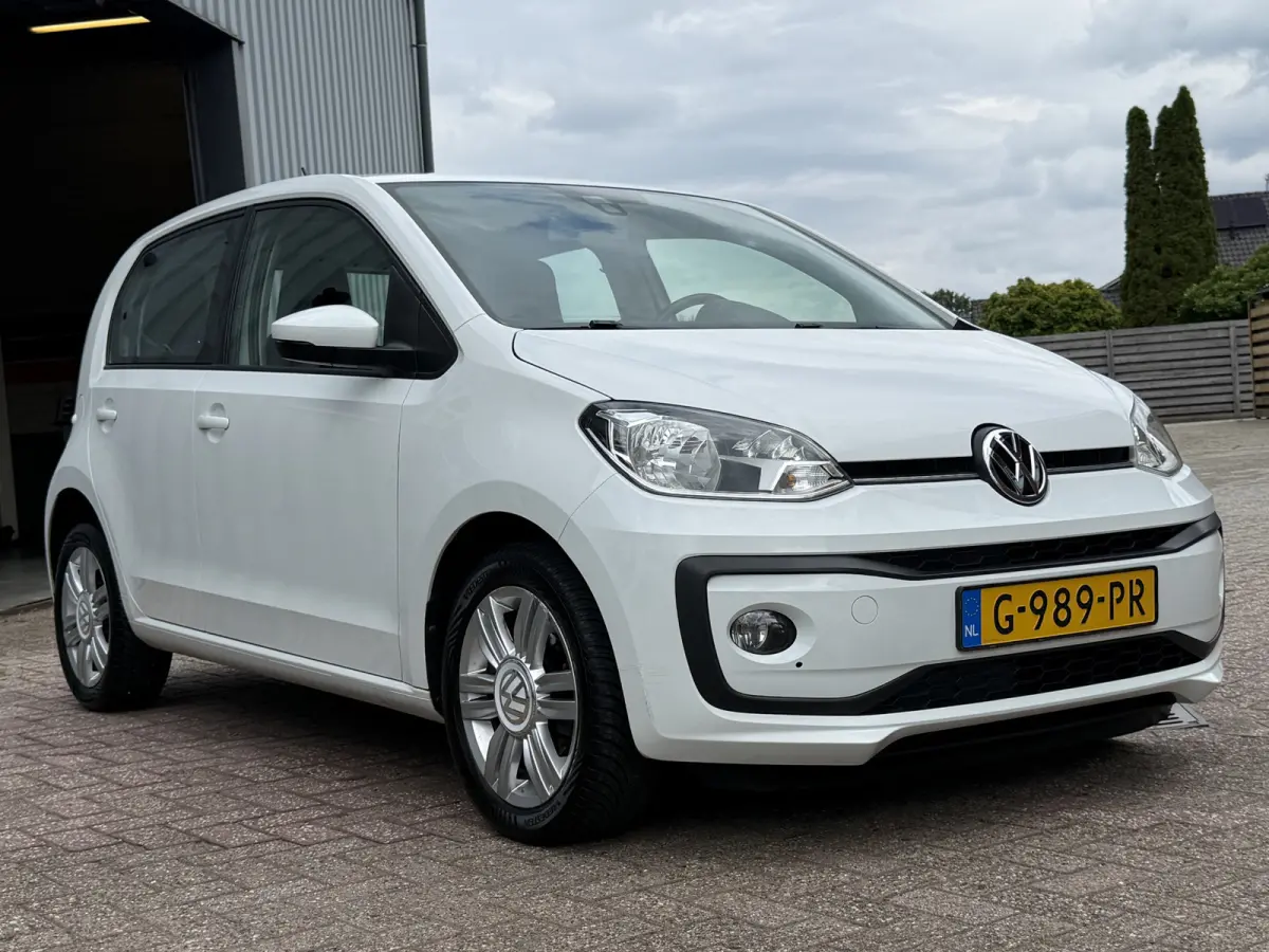 Up! 1.0 BMT high up! | DAB | CRUISE | BLUETOOTH | STOELVERW. | LICHTMETAAL |