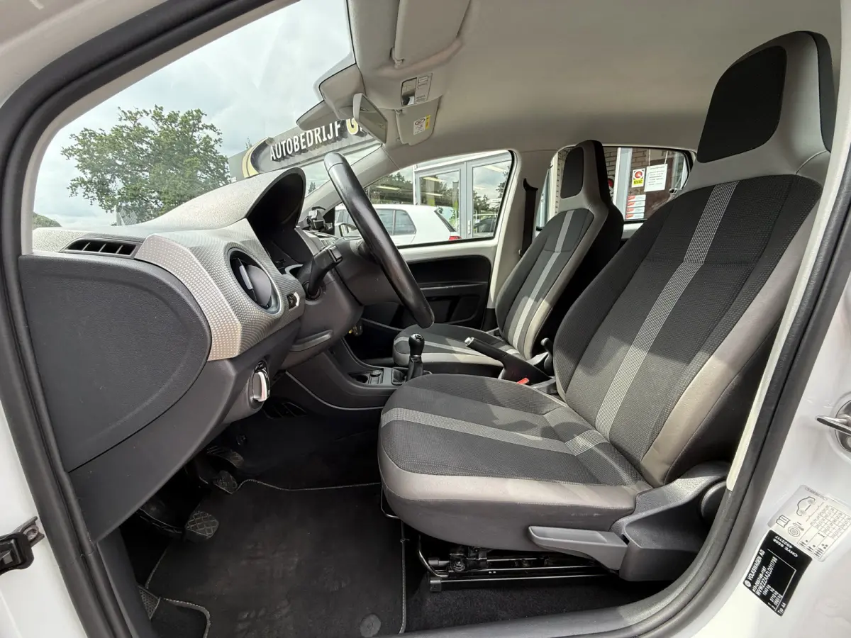 Up! 1.0 BMT high up!. | DAB | CRUISE | BLUETOOTH | STOELVERW. | LICHTMETAAL |