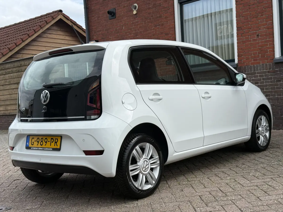 Up! 1.0 BMT high up! | DAB | CRUISE | BLUETOOTH | STOELVERW. | LICHTMETAAL |