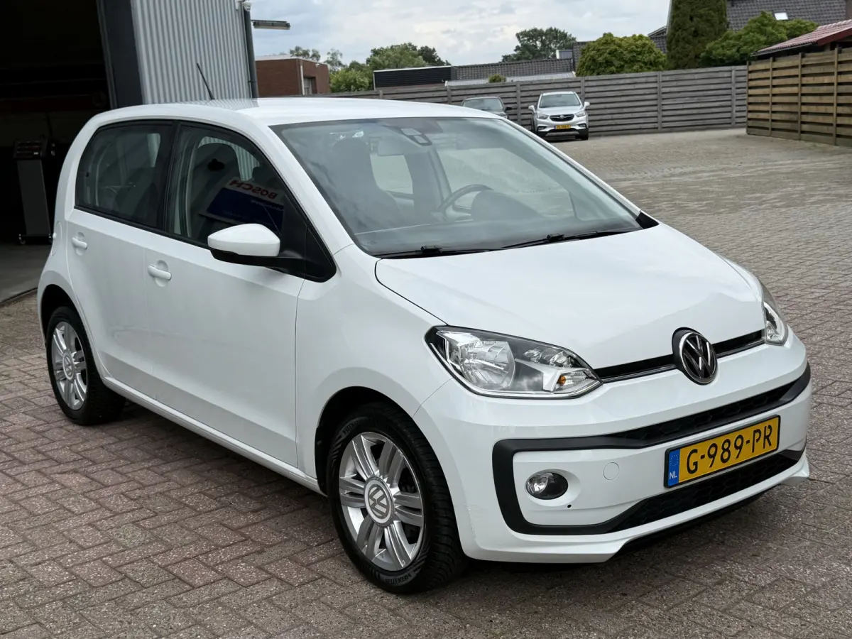 Up! 1.0 BMT high up!. | DAB | CRUISE | BLUETOOTH | STOELVERW. | LICHTMETAAL |