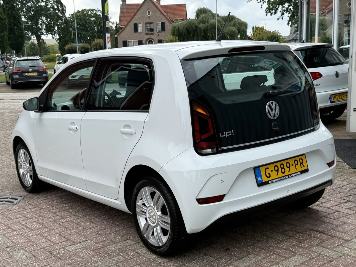 Up! 1.0 BMT high up!. | DAB | CRUISE | BLUETOOTH | STOELVERW. | LICHTMETAAL |