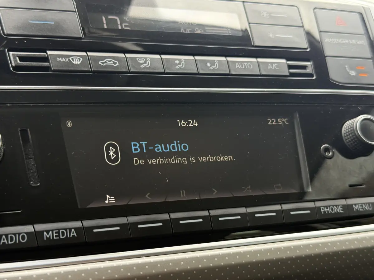 Up! 1.0 BMT high up!. | DAB | CRUISE | BLUETOOTH | STOELVERW. | LICHTMETAAL |